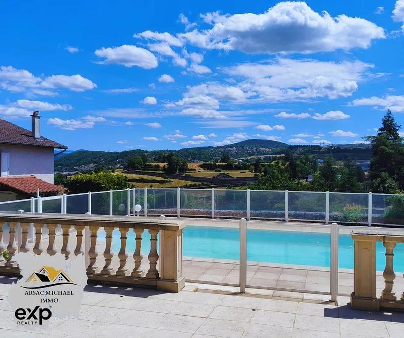 Maison - 259 m² - 7 pièces