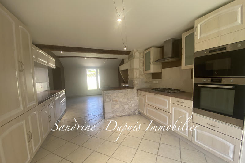 Maison - 220 m² - 7 pièces