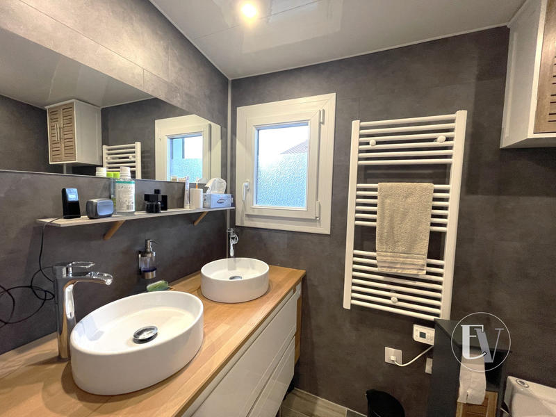 Maison traditionnelle - 98 m² - 4 pièces