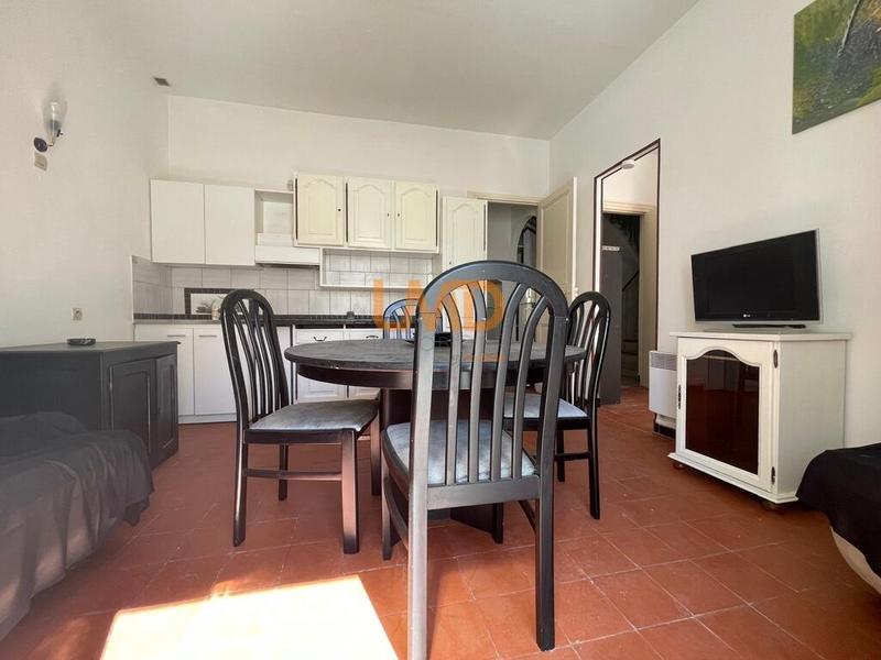 Demeure - 247 m² - 14 pièces