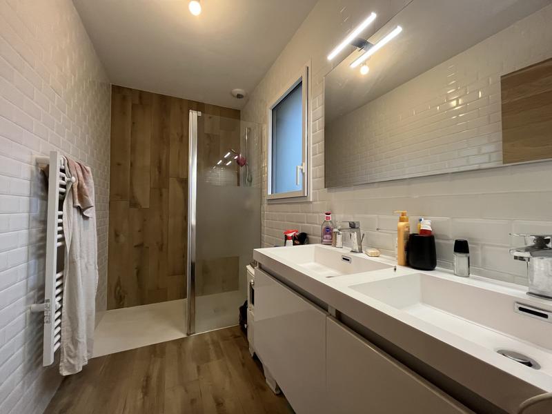 Maison - 167 m² - 9 pièces