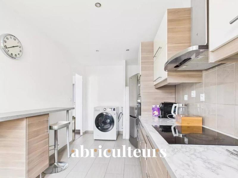 Appartement - 90 m² - 5 pièces