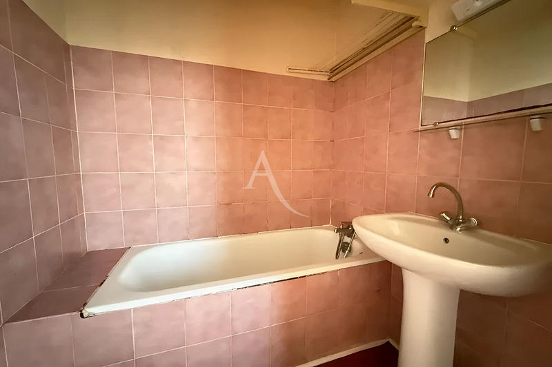 Maison - 229 m² - 9 pièces