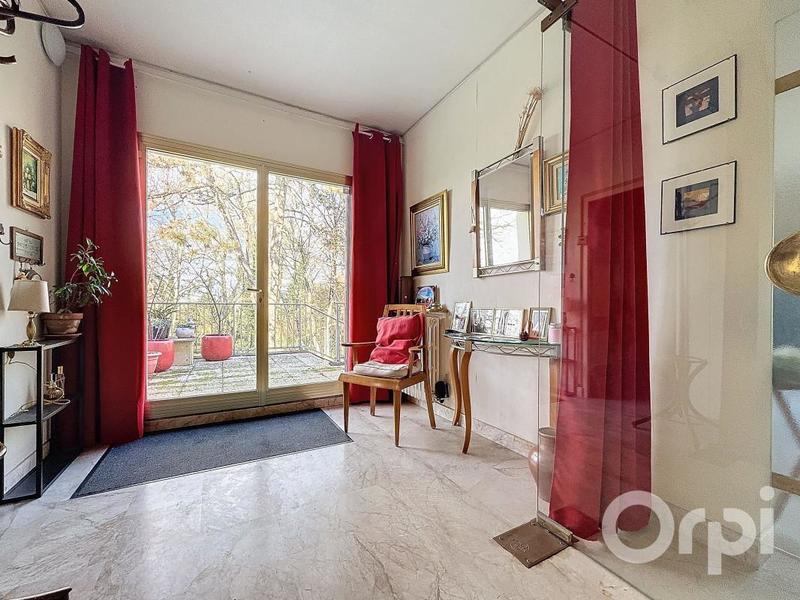 Maison - 450 m² - 8 pièces