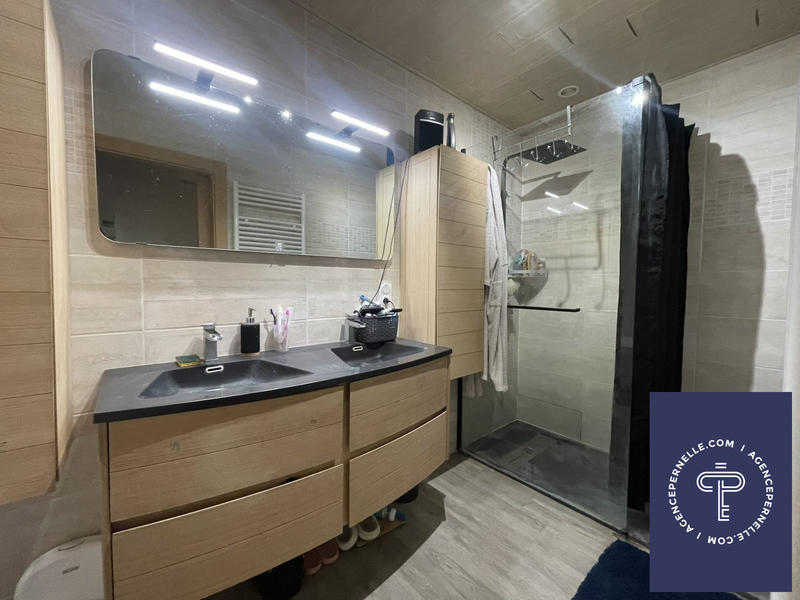 Appartement - 99 m² - 3 pièces