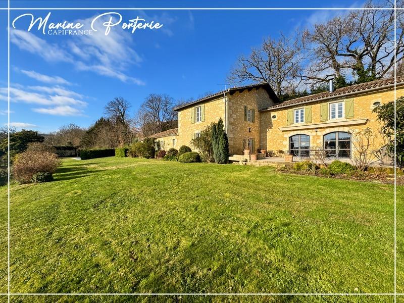 Propriété - 380 m² - 8 pièces