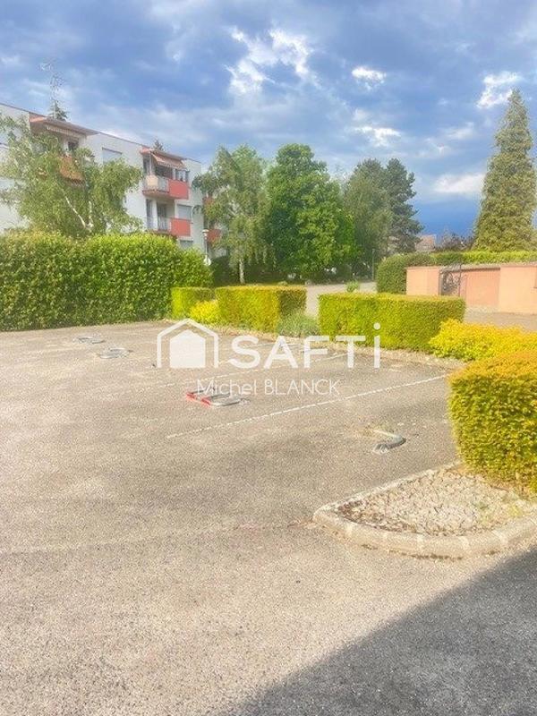 Local commercial - 92 m² - 9 pièces