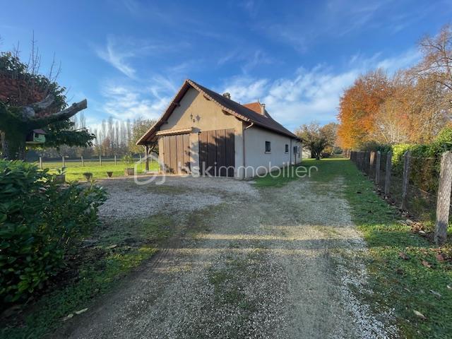 Propriété - 114 m² - 6 pièces