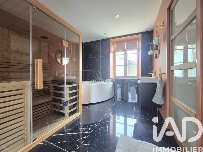 Maison - 291 m² - 10 pièces