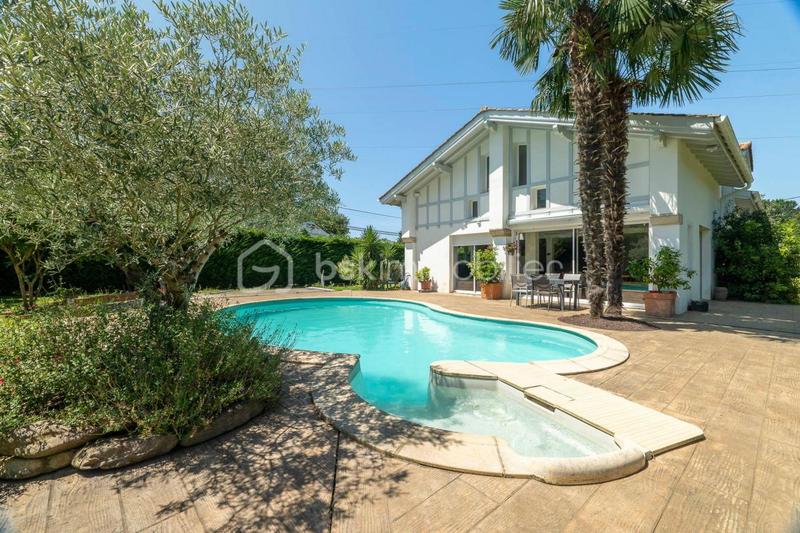 Maison - 162 m² - 5 pièces