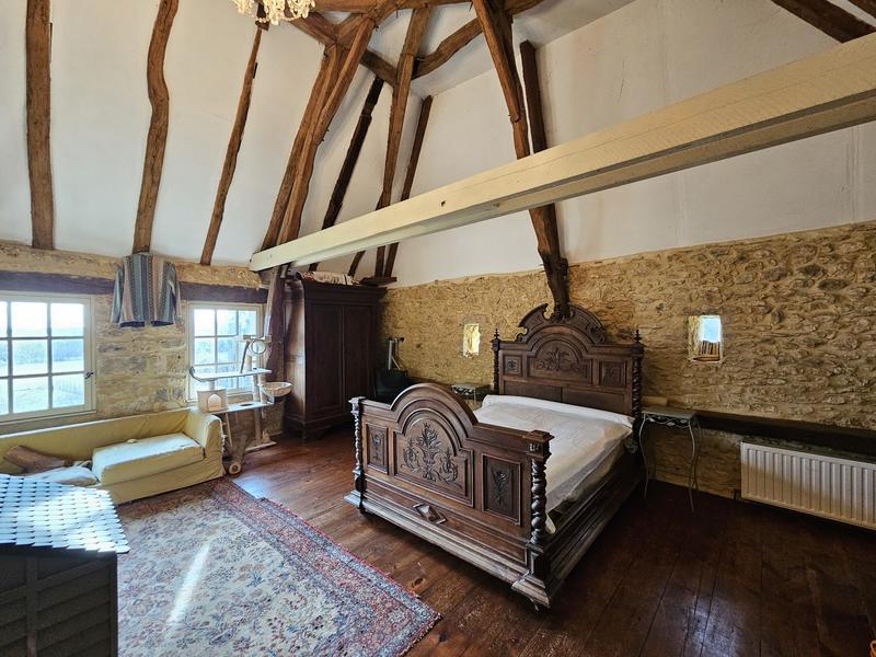 Maison traditionnelle - 240 m² - 7 pièces