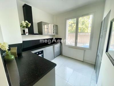 Appartement - 97 m² - 5 pièces