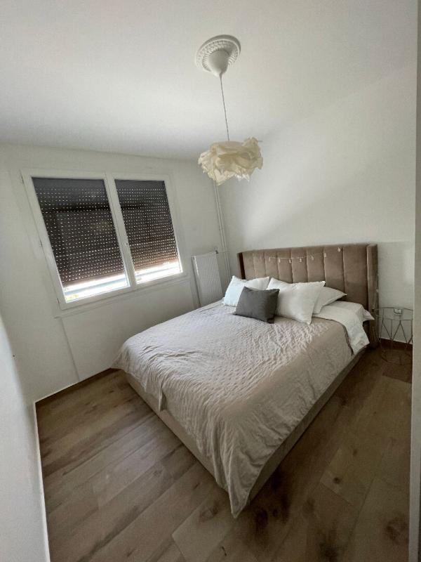 Appartement - 80 m² - 5 pièces