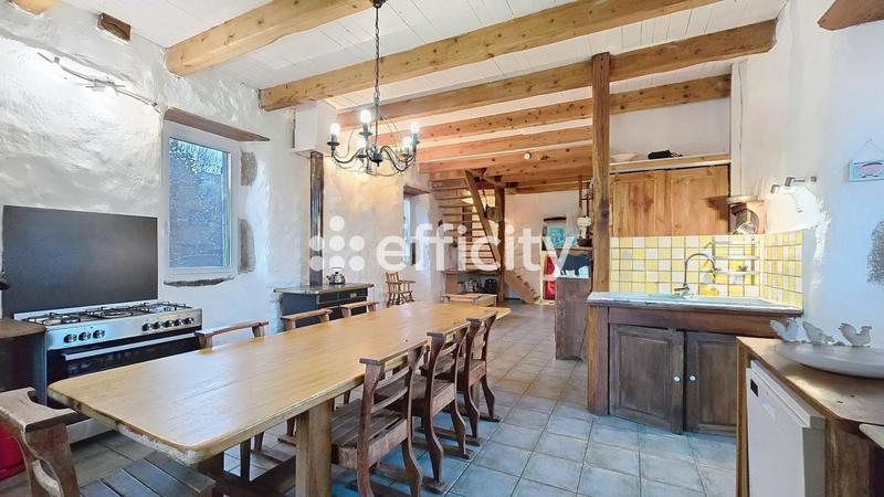 Mas - 300 m² - 11 pièces