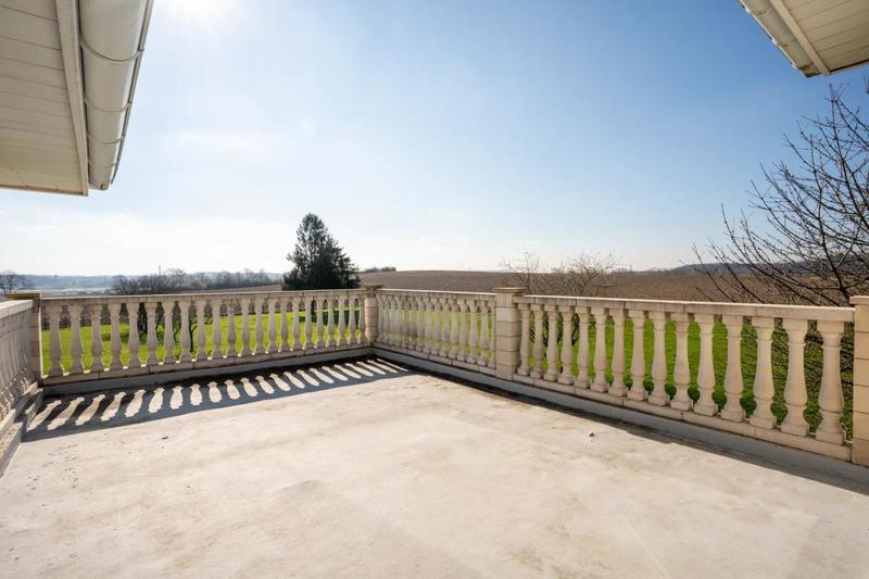 Maison - 450 m² - 14 pièces