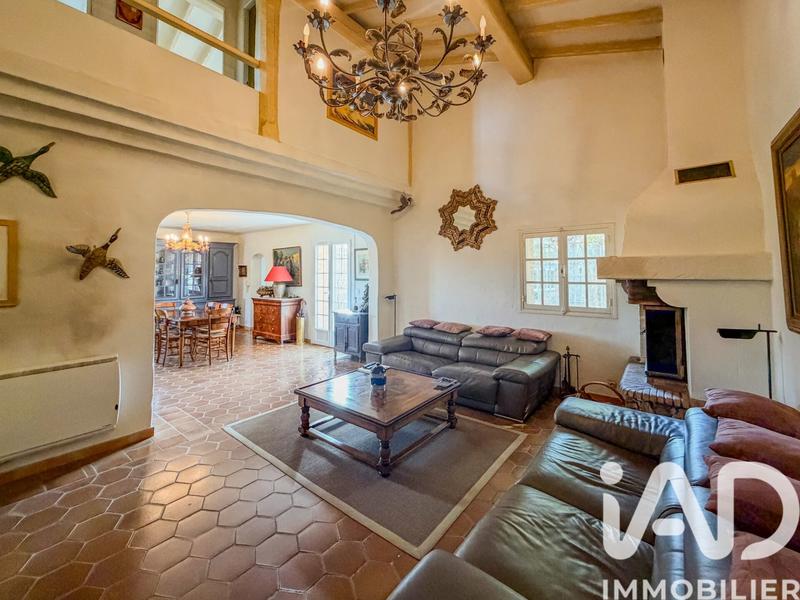 Maison - 233 m² - 8 pièces