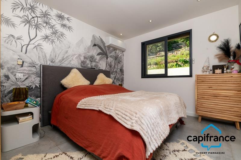 Maison - 172 m² - 7 pièces