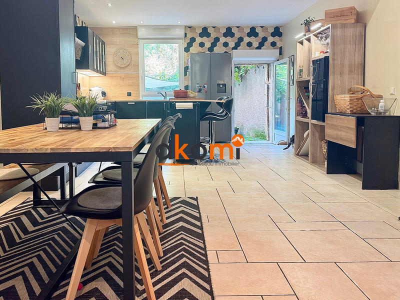 Maison - 180 m² - 5 pièces