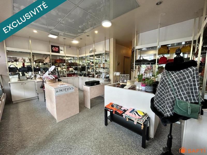 Local commercial - 67 m² - 4 pièces