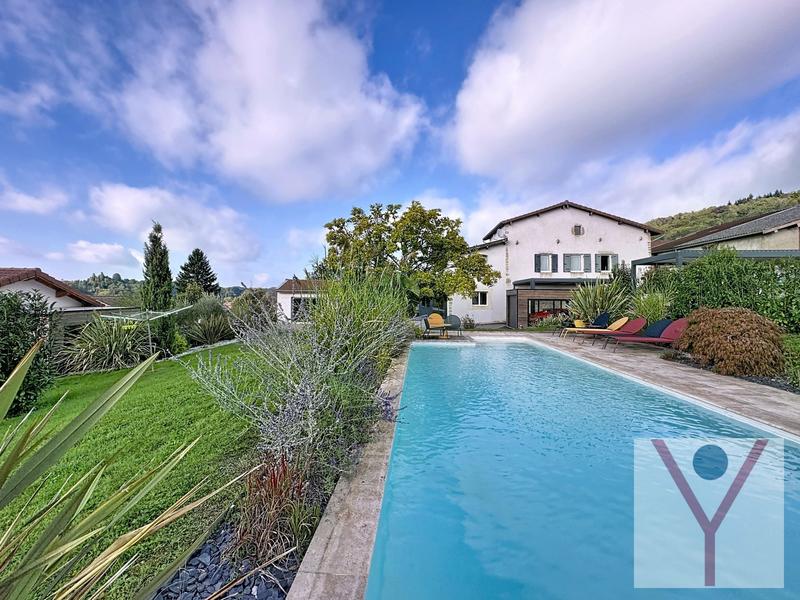 Maison - 316 m² - 8 pièces