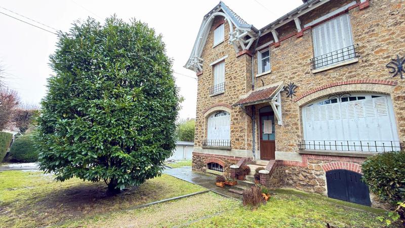 Immeuble - 130 m² - 6 pièces