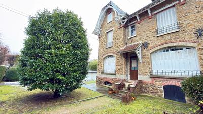 Immeuble - 130 m² - 6 pièces