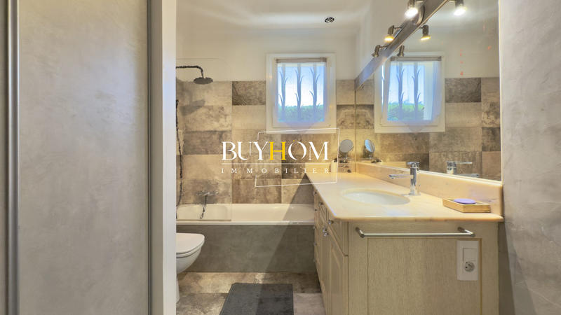 Maison - 158 m² - 5 pièces