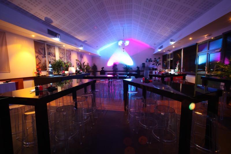 Local d'activité / Entrepôt - 1 051 m² - 12 pièces