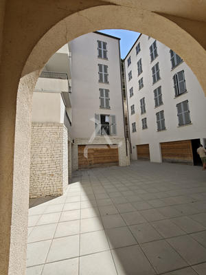 Appartement - 110 m² - 4 pièces