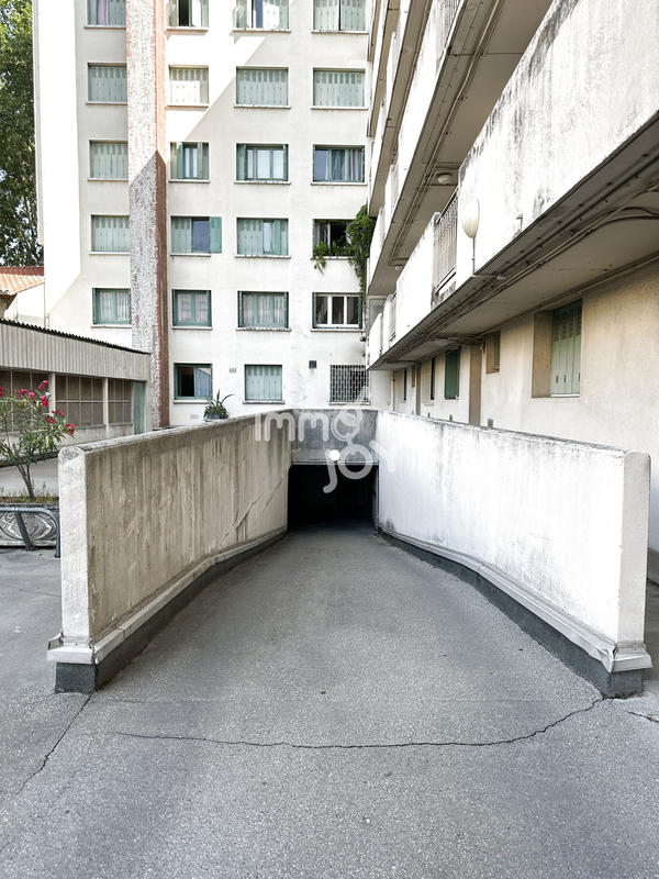 Parking / Garage - 16 m²