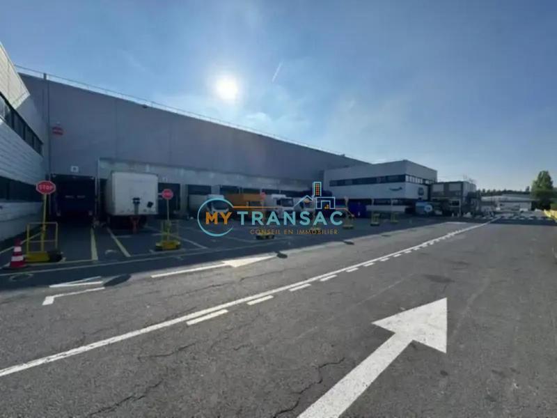 Entrepôt - 9 456 m²