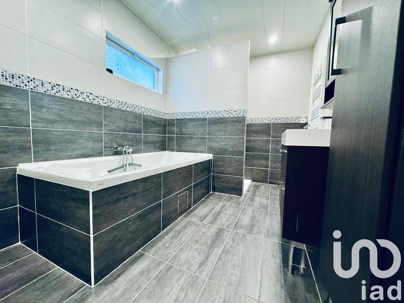 Maison - 104 m² - 5 pièces