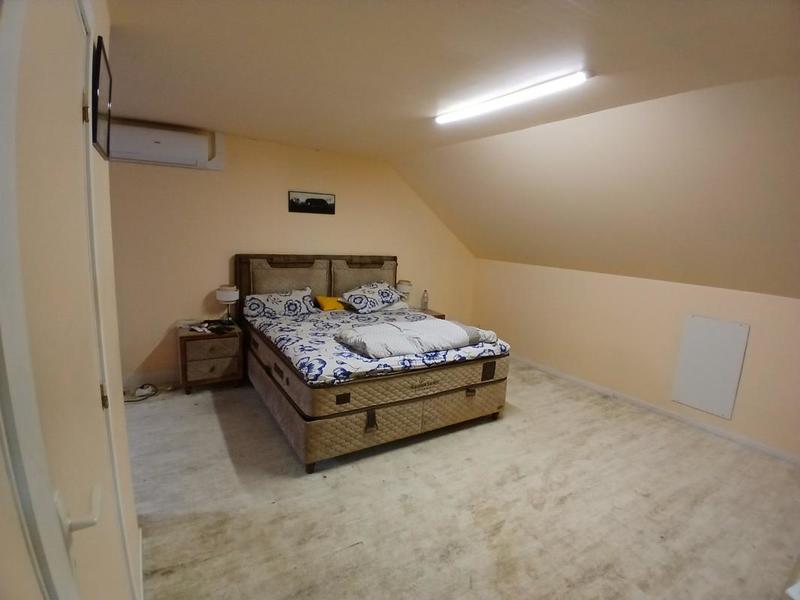 Maison - 260 m² - 9 pièces