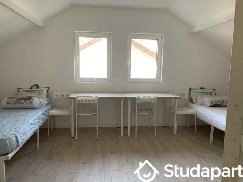 Chambre - 10 m² - 1 pièce