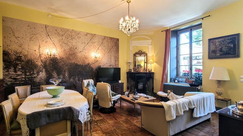 Demeure - 345 m² - 9 pièces