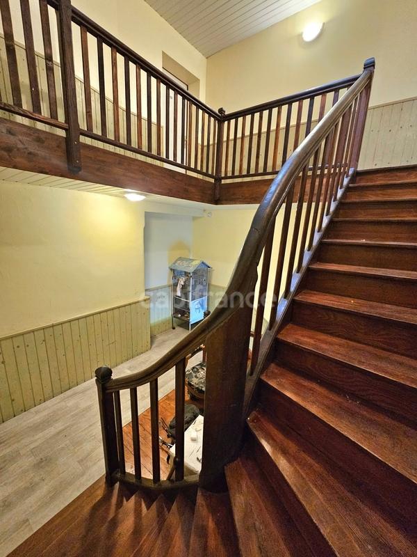 Immeuble - 311 m² - 20 pièces