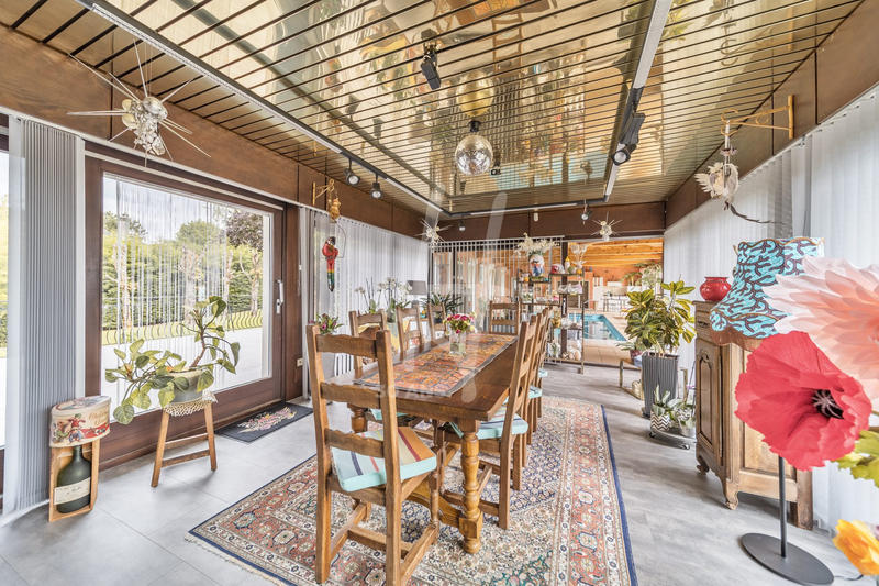 Maison - 300 m² - 6 pièces