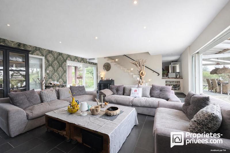 Maison - 200 m² - 6 pièces