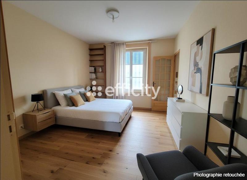 Maison - 184 m² - 7 pièces