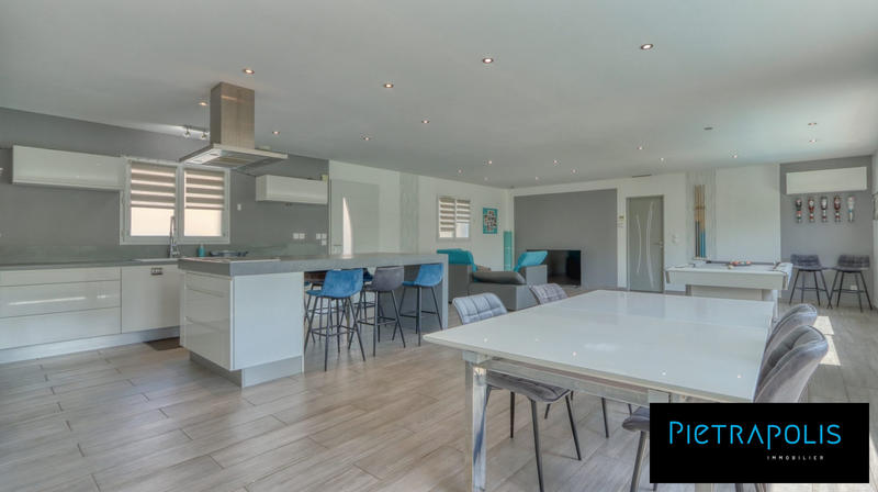 Maison contemporaine - 182 m² - 6 pièces