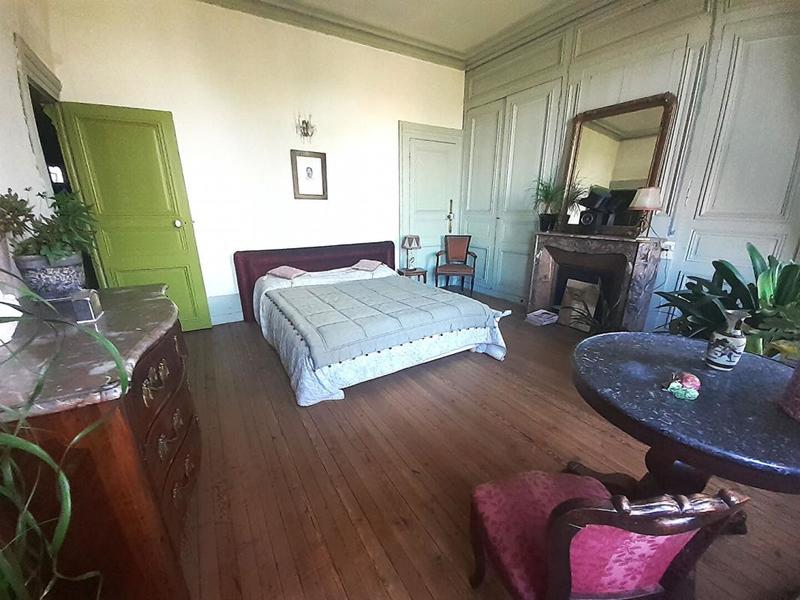 Maison - 240 m² - 10 pièces