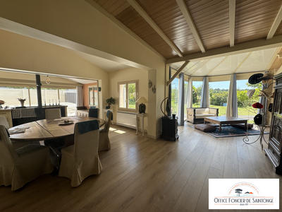 Maison traditionnelle - 240 m² - 8 pièces