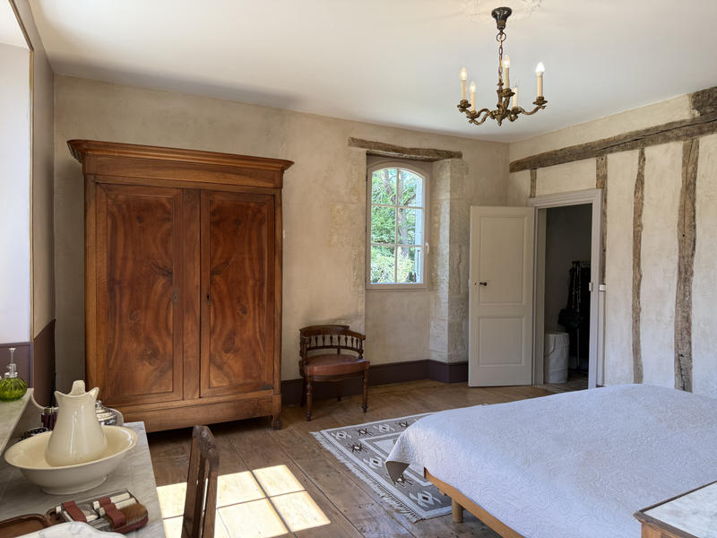 Maison - 250 m² - 8 pièces