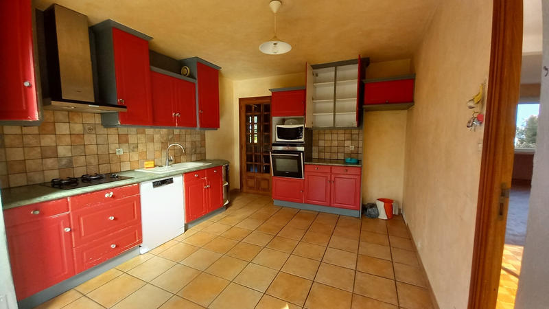 Maison - 176 m² - 9 pièces