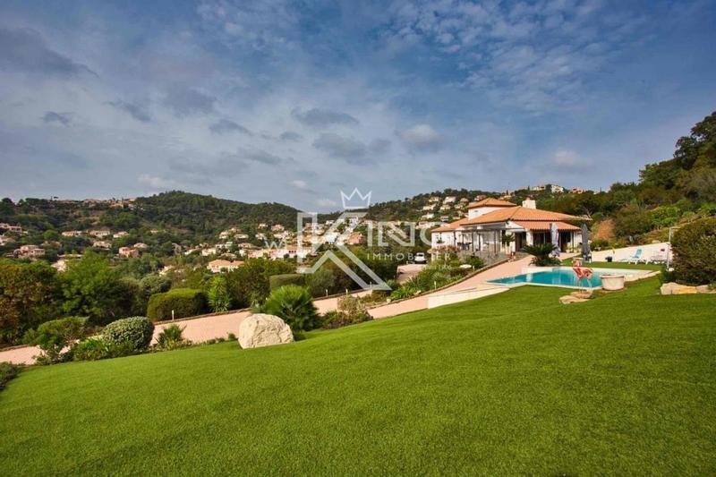 Villa - 185 m² - 6 pièces