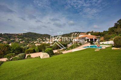 Villa - 185 m² - 6 pièces