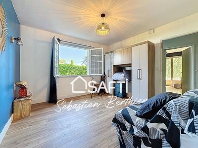 Maison - 180 m² - 6 pièces