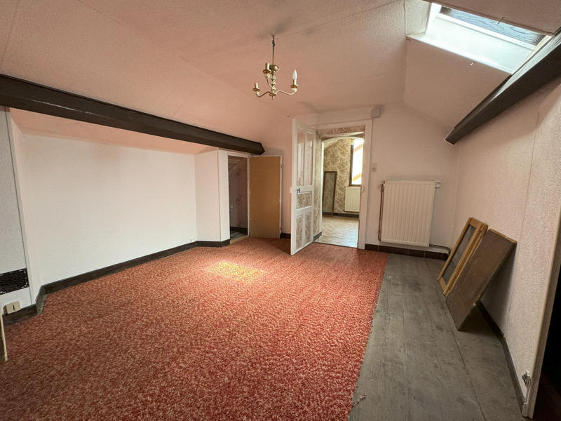 Maison - 99 m² - 5 pièces