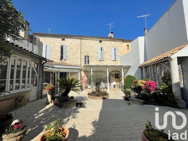 Maison - 288 m² - 9 pièces