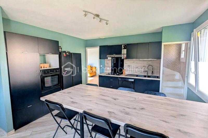 Maison traditionnelle - 160 m² - 8 pièces